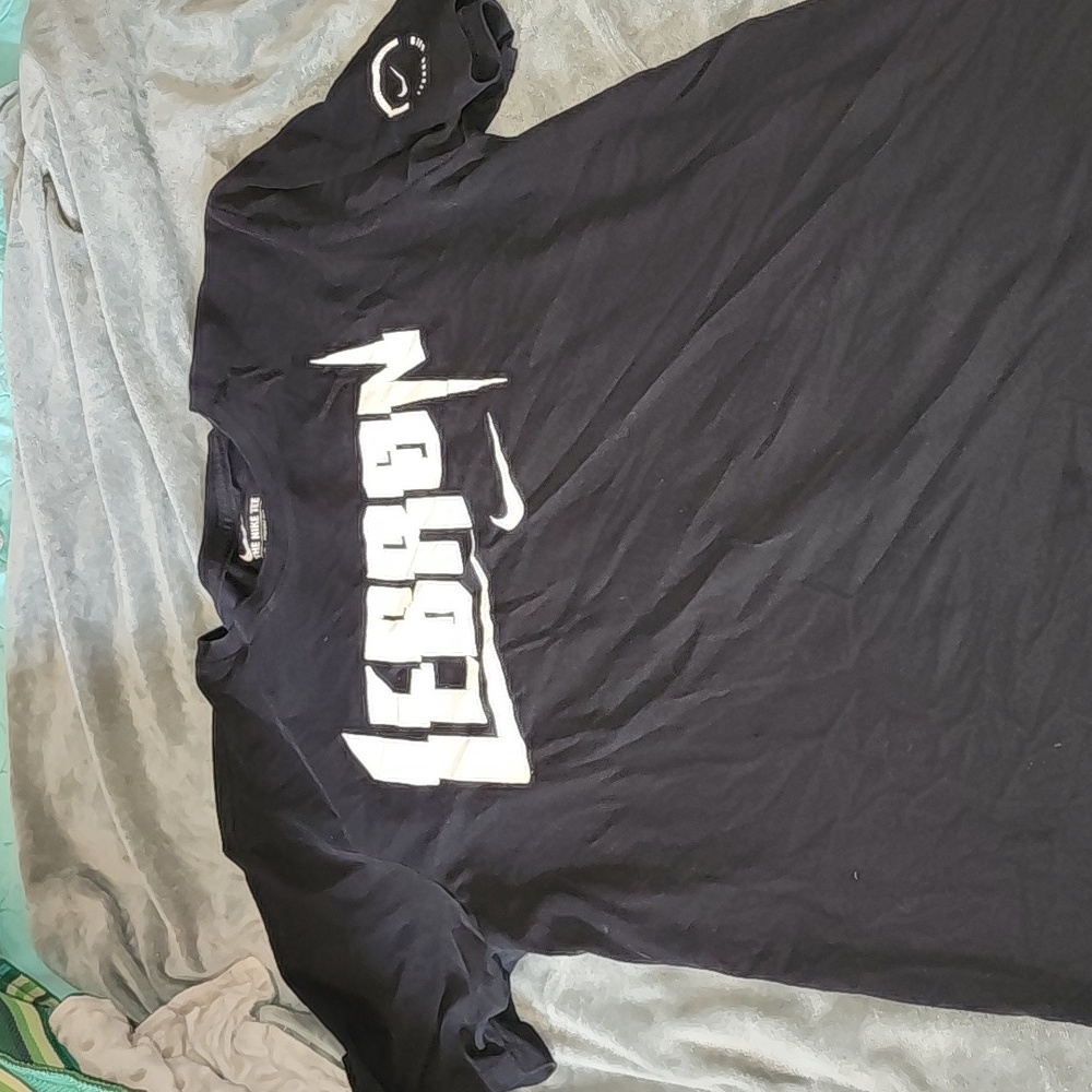 Nike LeBron tshirt